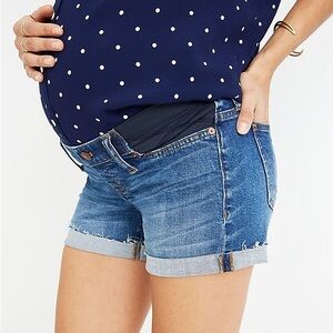 Madewell Maternity Side-Inset Jean Shorts in Holmes Wash: Adjustable Edition